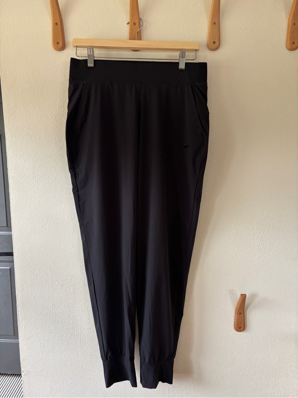 Nike Black Men's Slim Travel Joggers